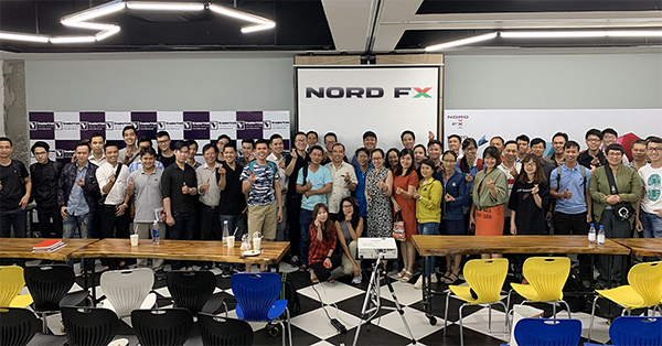 交易者的成功，即是公司的成功。NordFX通过越南博览会和其他途径与交易员们分享交易心得1